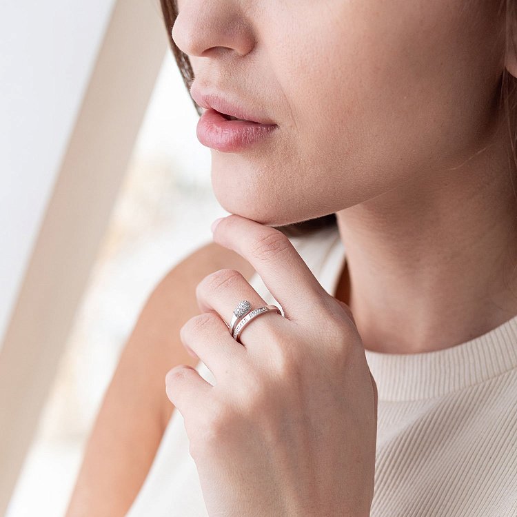 Золотое кольцо "Спичка" (фианит) к06290 от ювелирного магазина Оникс - 1