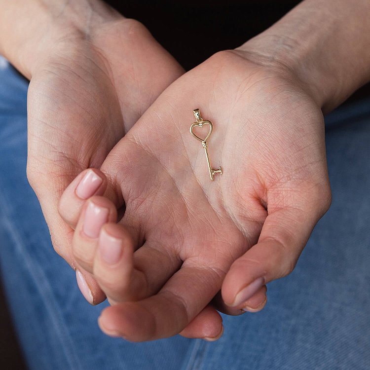 Підвіска "Ключик" у жовтому золоті п03656 від ювелірного магазину Онікс - 1