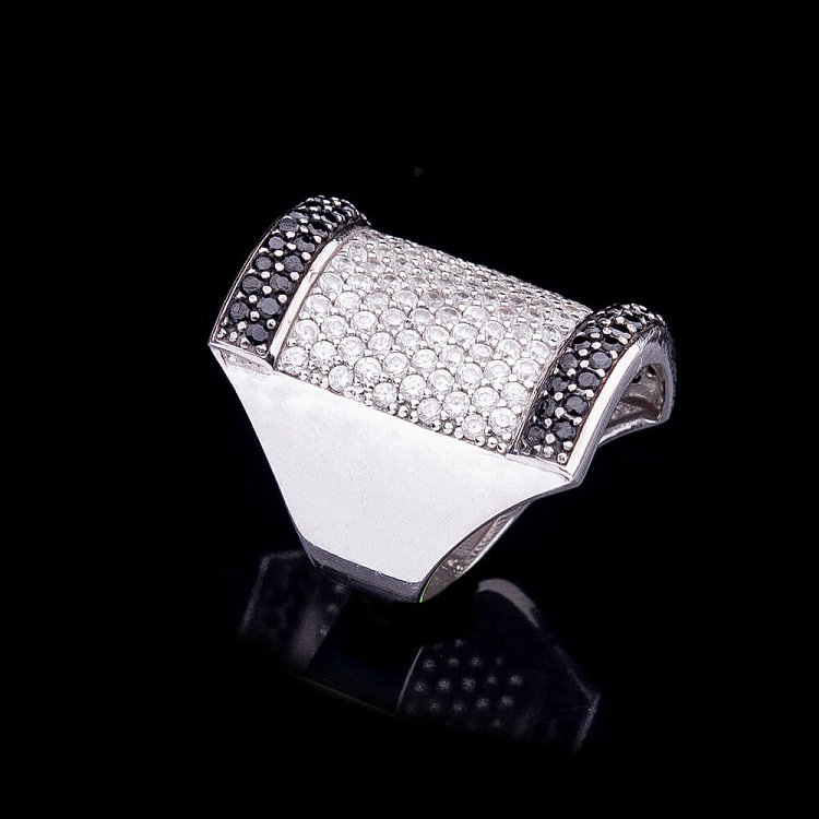 Срібний перстень з фіанітами 111633 від ювелірного магазину Онікс - 2