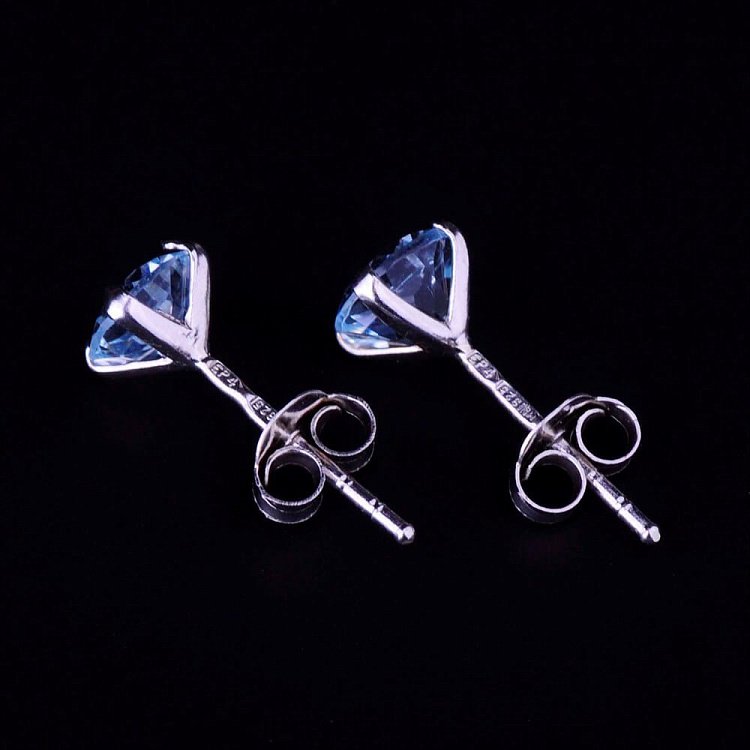 Срібні сережки-пусети "Топаз блакитний", родій (6мм) 121377 від ювелірного магазину Онікс - 1