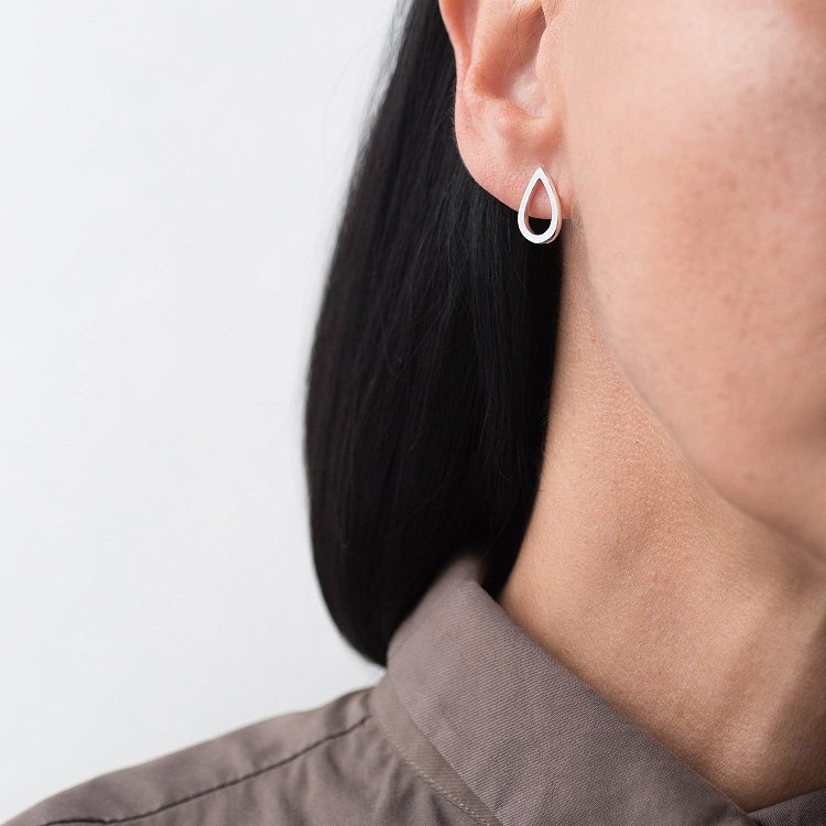 Серебряные серьги-пусеты "Капельки" 1.4*1.0 см 122499 от ювелирного магазина Оникс