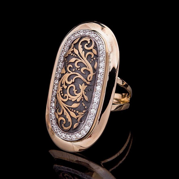 Золота каблучка з фіанітами к03528 від ювелірного магазину Онікс - 3