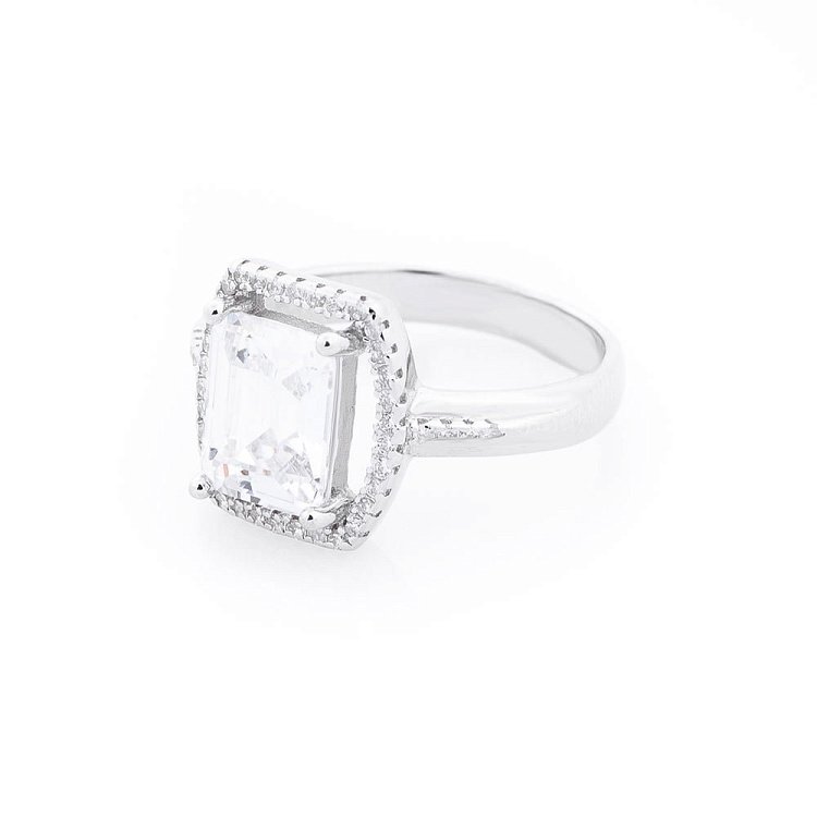 Серебряное кольцо с фианитами 111931 от ювелирного магазина Оникс - 1