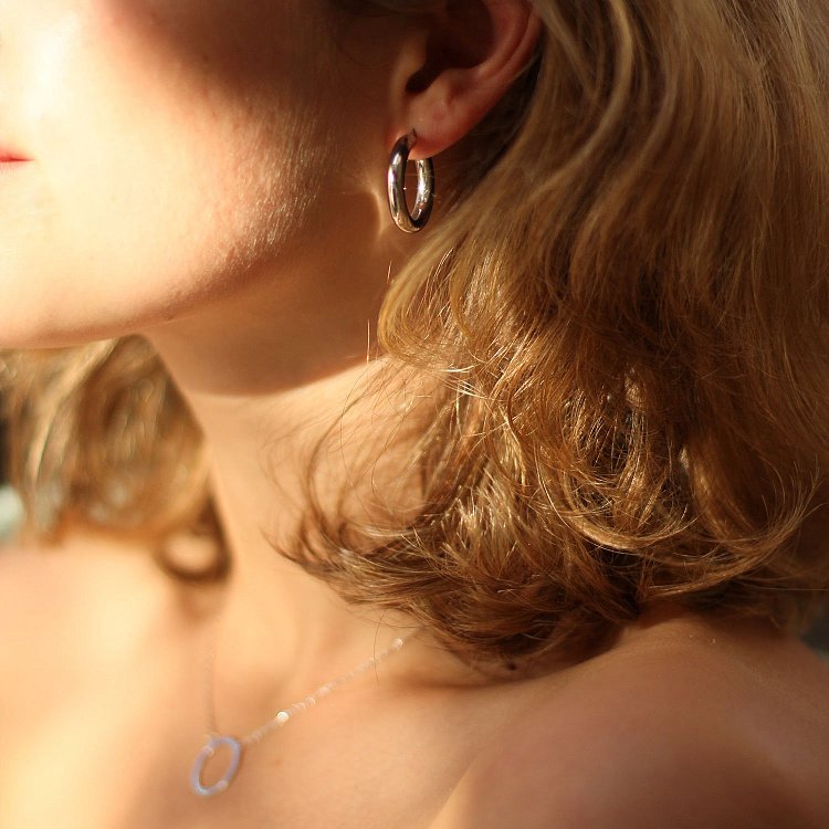 Серебряные серьги-кольца 122565 от ювелирного магазина Оникс - 3