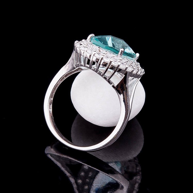 Кольцо с голубого фианитами к1 от ювелирного магазина Оникс - 1