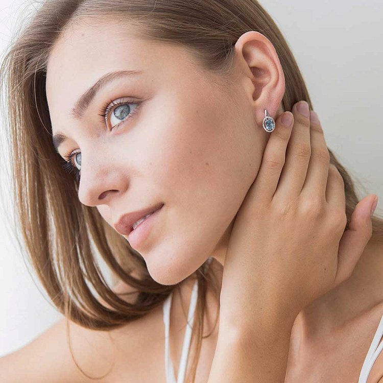 Золоті сережки з блакитним топазом і діамантами C01083E від ювелірного магазину Онікс - 3