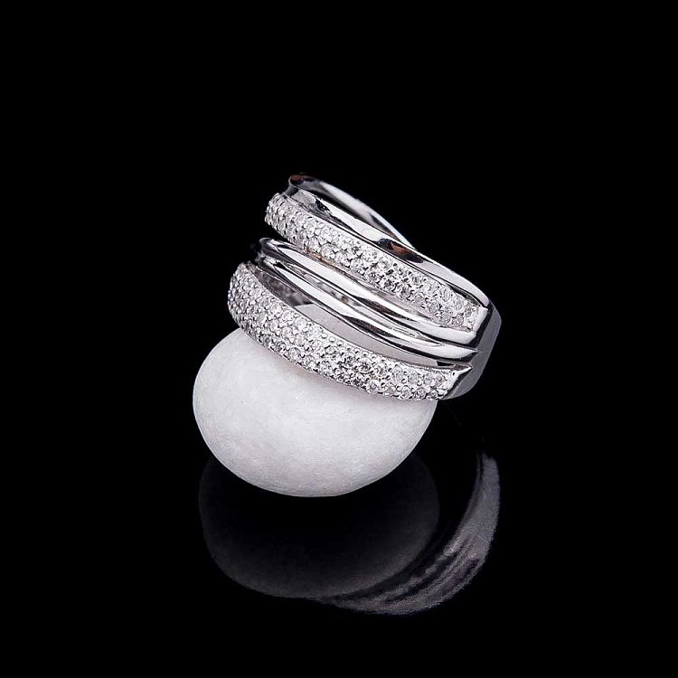 Серебряное кольцо с фианитами 111827 от ювелирного магазина Оникс - 2