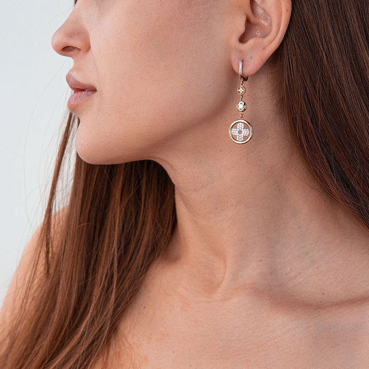 Золотые серьги "Клевер" с фианитами с04835 от ювелирного магазина Оникс - 1