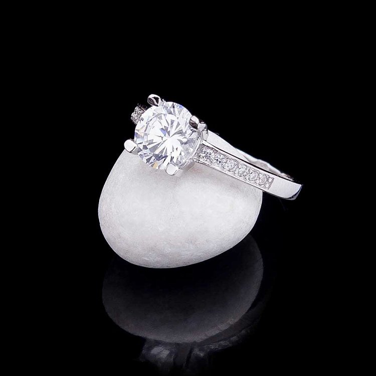 Кольцо помолвочное с фианитами 111834 от ювелирного магазина Оникс - 2