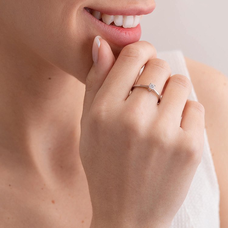 Заручальна золота каблучка з діамантом 24051121 від ювелірного магазину Онікс - 2