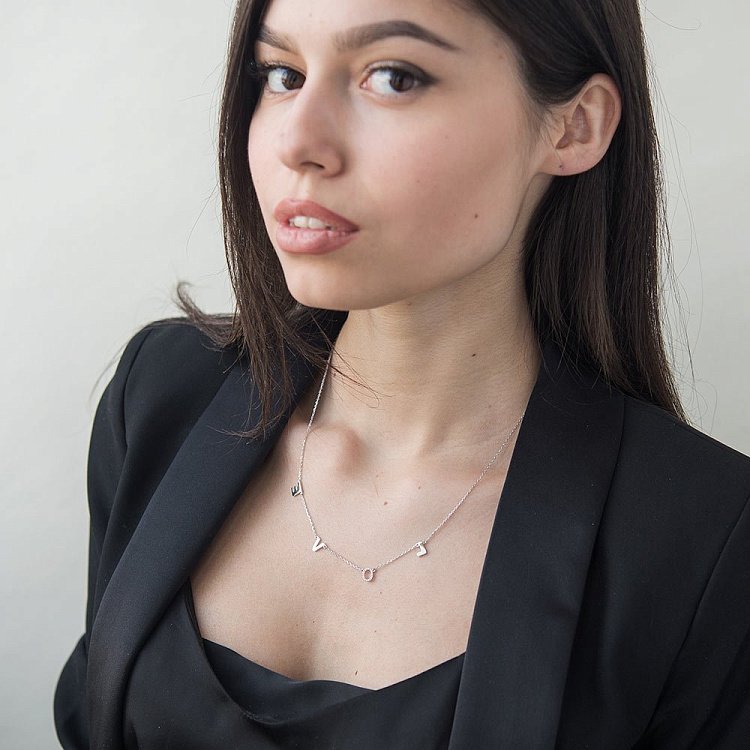 Срібне кольє "Love" з фіанітами 18490 від ювелірного магазину Онікс - 3