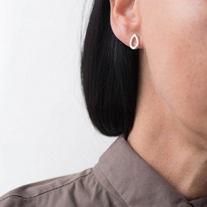 Срібні сережки-пусети "Маленькі крапельки" 1.1 * 0.8 см 122498