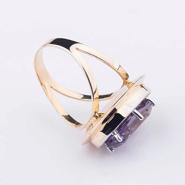 Золотое кольцо с александритом и фианитами к04083 от ювелирного магазина Оникс - 2