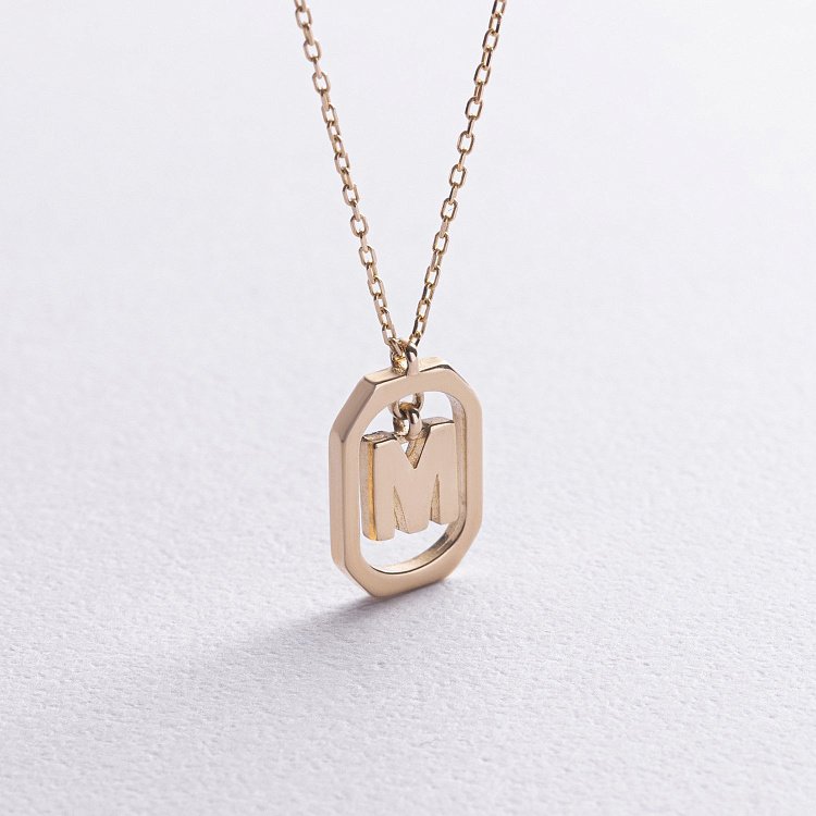 Колье с буквой "М" в желтом золоте кол02463м от ювелирного магазина Оникс