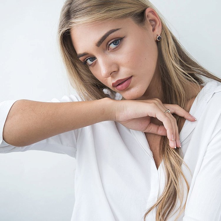 Золоті сережки з піропом (гранатом) і фіанітами с01684п від ювелірного магазину Онікс - 3