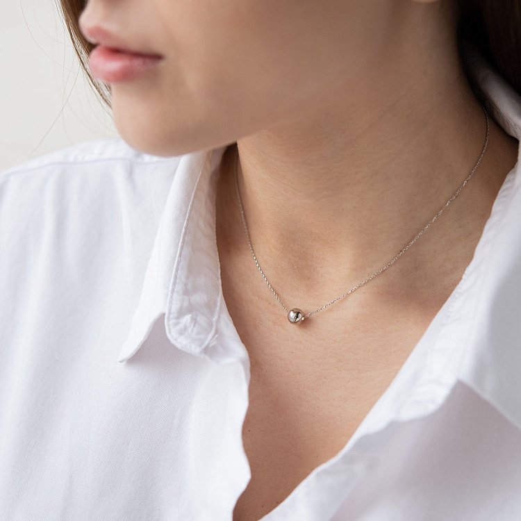 Колье "Шар" в белом золоте (0.7 см) кол01846 от ювелирного магазина Оникс - 2