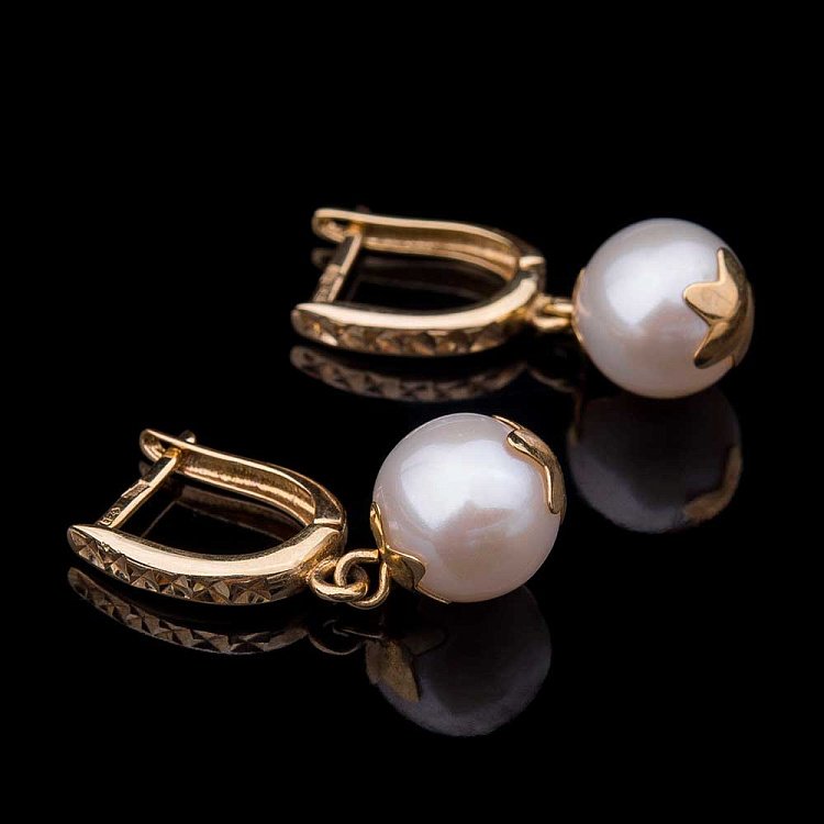 Золотые серьги с культивированным пресноводным жемчугом с02602 от ювелирного магазина Оникс - 1