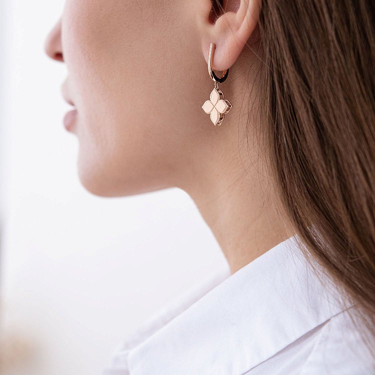 Золотые серьги "Клевер" с07424 от ювелирного магазина Оникс - 2