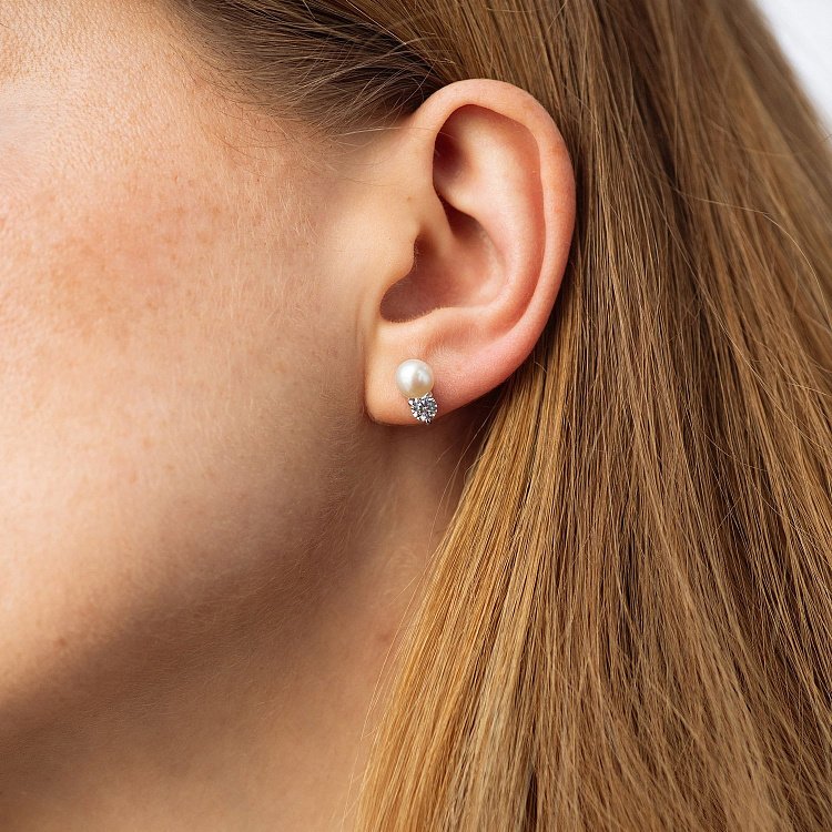 Сережки - пусети з перлами і фіанітами (біле золото) с07999 від ювелірного магазину Онікс - 1