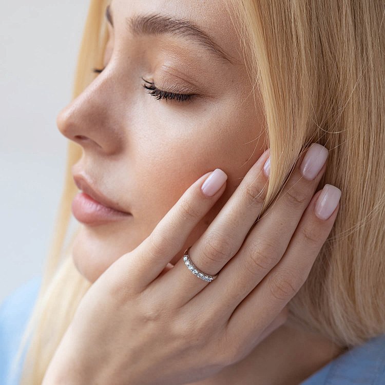 Золотое кольцо "Николь" с бриллиантами 101-10098(2.5) от ювелирного магазина Оникс - 6