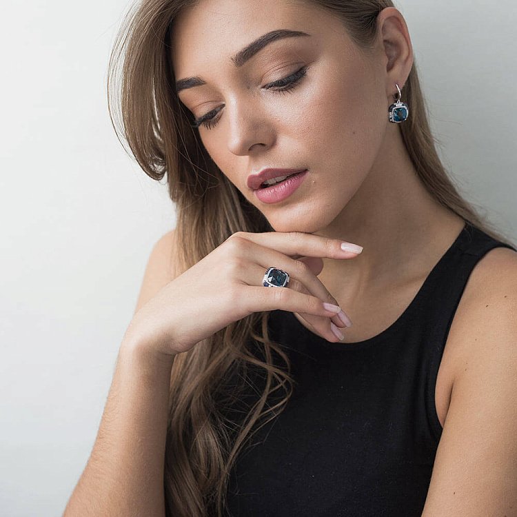 Золота каблучка з діамантами, сапфірами і топазом "Лондон блакитний" кб0084A1 від ювелірного магазину Онікс - 4