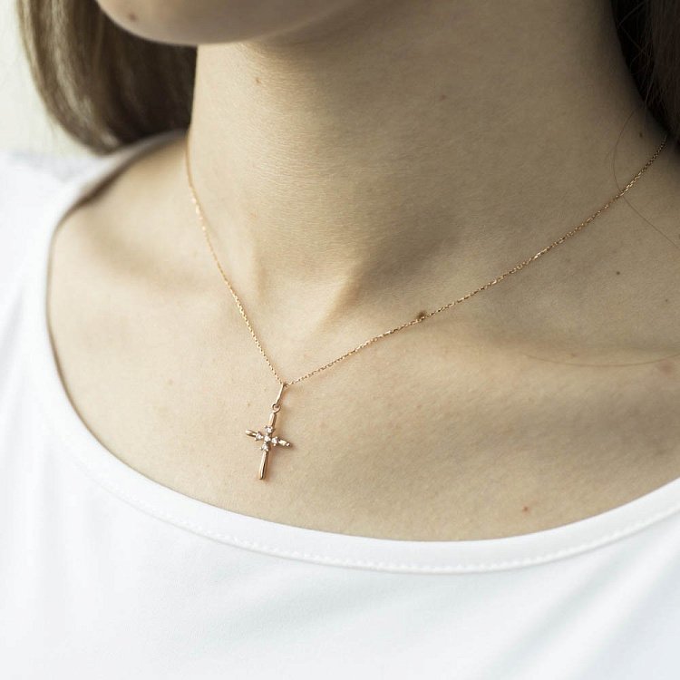 Золотой крестик с фианитами п01893 от ювелирного магазина Оникс - 2