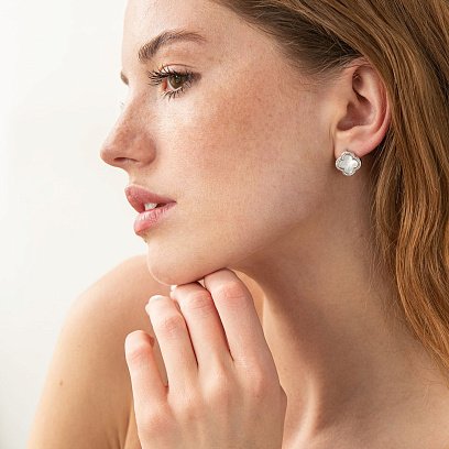 Серьги "Клевер" в белом золоте (перламутр) с07285 №2