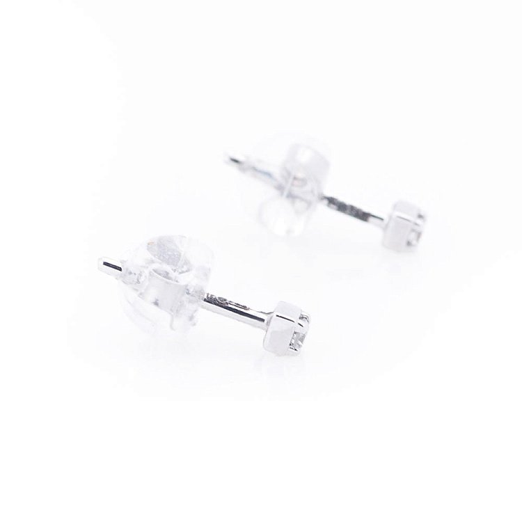 Золотые серьги-гвоздики с бриллиантами сб0093ch от ювелирного магазина Оникс - 1