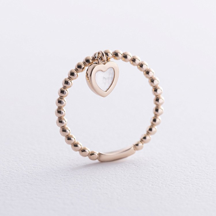 Шариковое золотое кольцо "Сердечко" с перламутром к07950 от ювелирного магазина Оникс