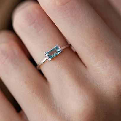 Золота каблучка (топаз, діаманти) кб0529sm №4