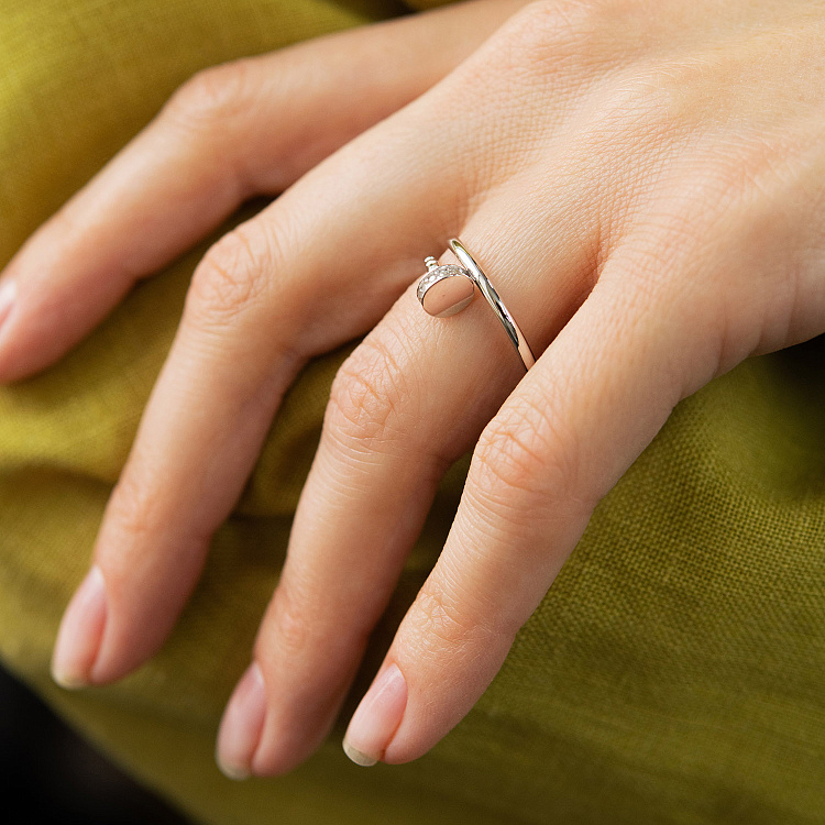 Каблучка "Цвях" у білому золоті (фіаніти) к08439 від ювелірного магазину Онікс - 1