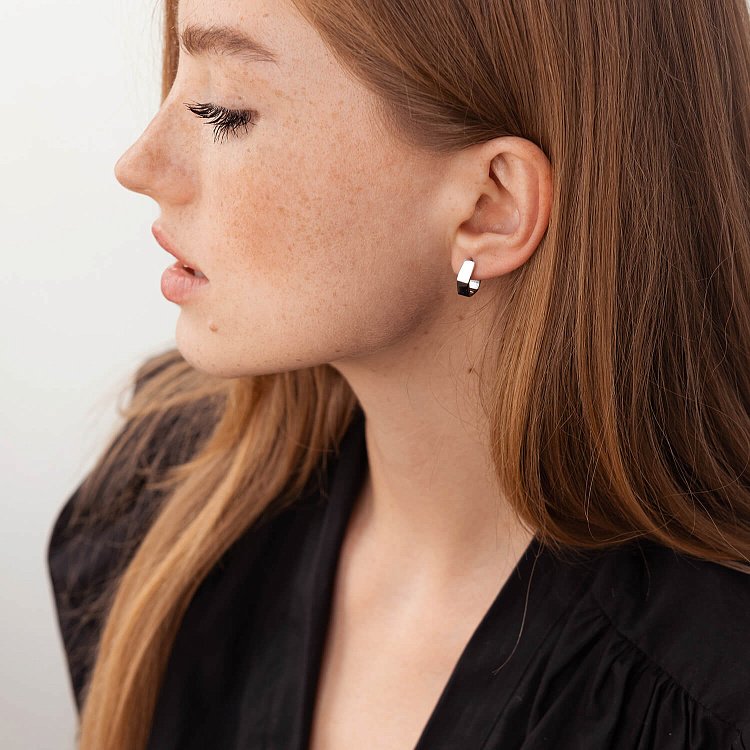 Серьги "Шестиугольники" в белом золоте с08007 от ювелирного магазина Оникс - 1