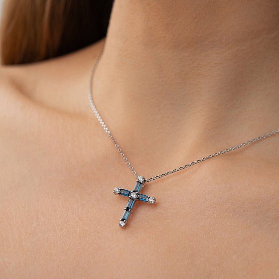 Серебряный крестик с синими синтетическими сапфирами и фианитами 3047/1р-HSPH №2