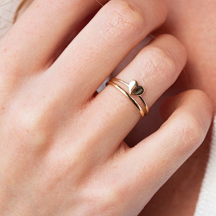 Каблучка "Сердечко" в жовтому золоті к07180 - 1 Каблучка "Сердечко" в жовтому золоті к07180 від ювелірного магазину Онікс - 1