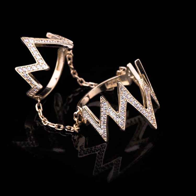 Подвійна каблучка з фіанітами з золота к04008 від ювелірного магазину Онікс