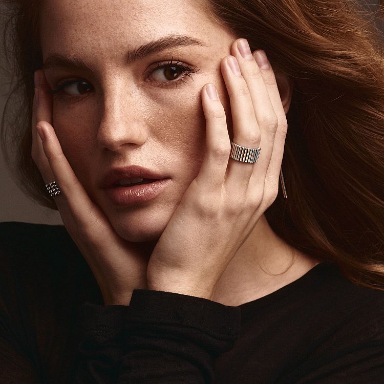 Широкое серебряное кольцо "Бьянка" 112692 от ювелирного магазина Оникс - 29