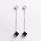 Срібні сережки "Конюшина на ланцюжку" (перламутр, онікс) 123539 от ювелирного магазина Оникс