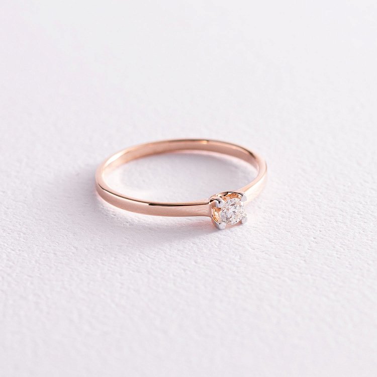 Заручальна золота каблучка з діамантом 101-10117(2.9) Заручальна золота каблучка з діамантом 101-10117(2.9) від ювелірного магазину Онікс