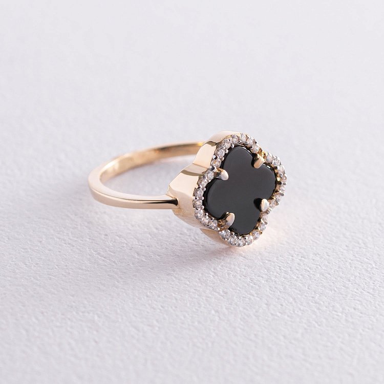 Золотое кольцо "Клевер" (фианиты, оникс) к05409 от ювелирного магазина Оникс