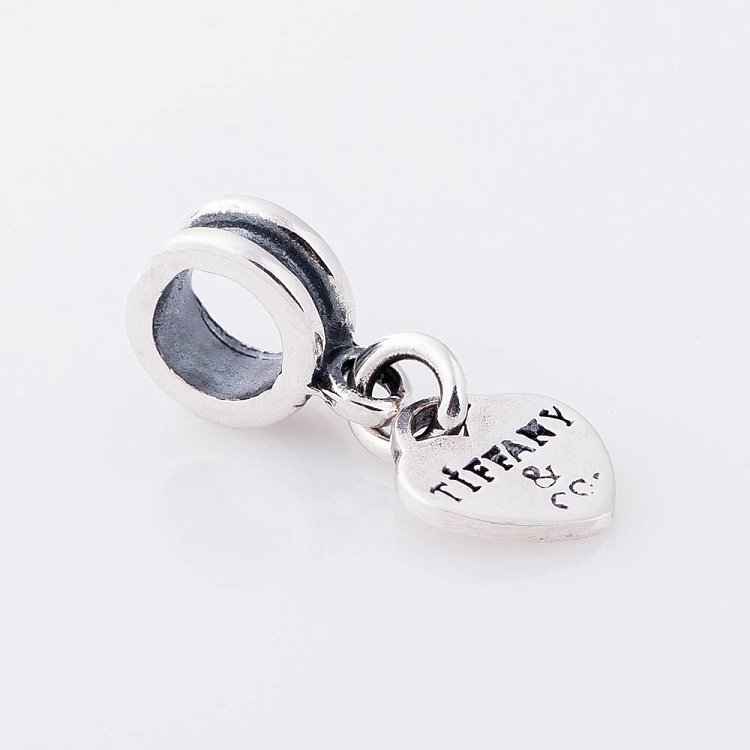 Срібний шарм "Серце" 132417 від ювелірного магазину Онікс - 1