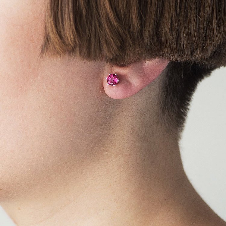 Срібні сережки-пусети з рожевим топазом 6 мм 121975 від ювелірного магазину Онікс - 3