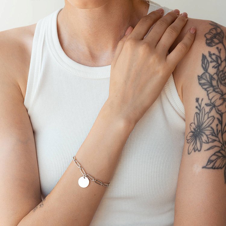 Серебряный браслет "Цепочка с монеткой" (возможна гравировка) 141593 от ювелирного магазина Оникс - 5