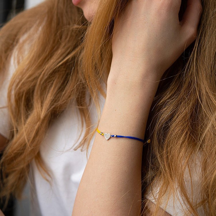 Браслет "Українське серце" у білому золоті (синя та жовта нитка) б05276 від ювелірного магазину Онікс - 5