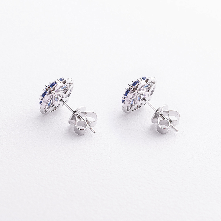 Сережки - пусети "Конюшина" в білому золоті (діаманти, сапфіри) сб0718mi від ювелірного магазину Онікс - 2