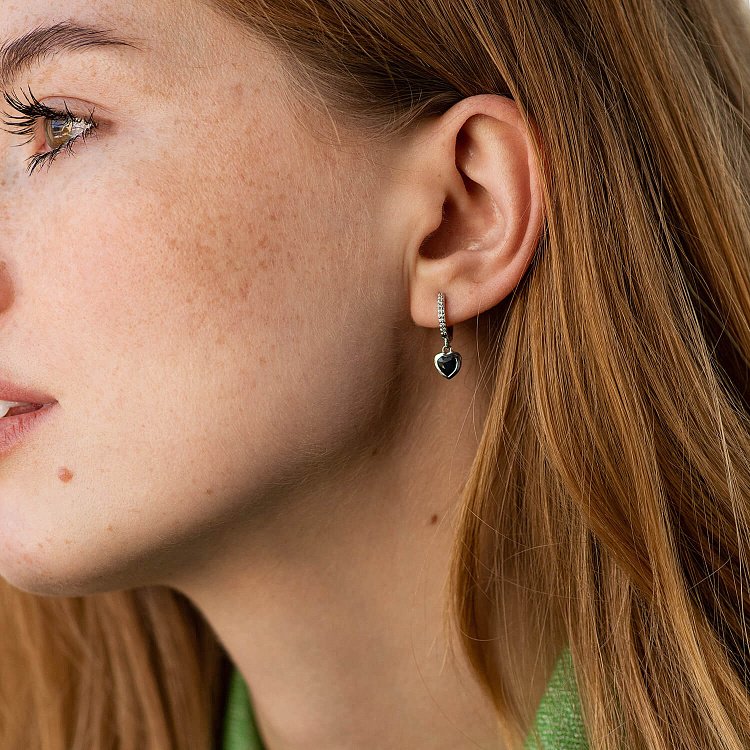 Золоті сережки - кільця "Сердечки" (сапфіри, діаманти) сб0532gl від ювелірного магазину Онікс - 1