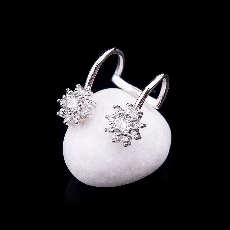 Срібні сережки Кафи з фіанітами 121706 від ювелірного магазину Онікс