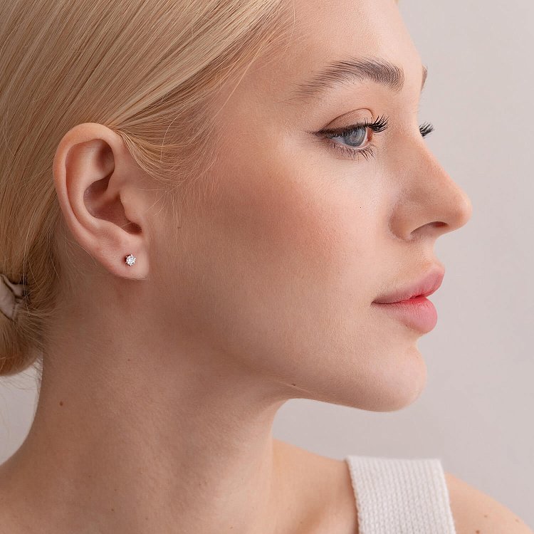 Золоті сережки - пусети з діамантами 316601121 від ювелірного магазину Онікс - 4