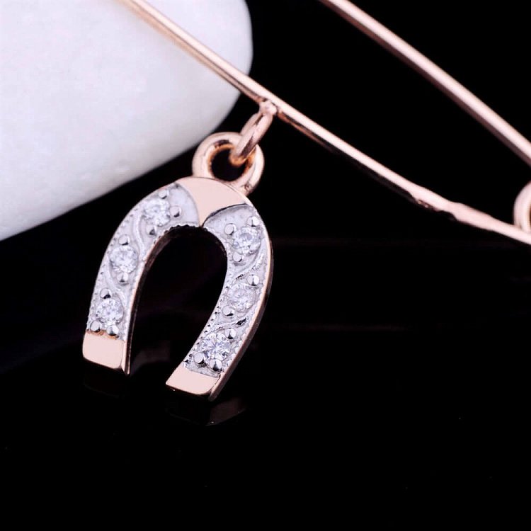 Золотая булавка "Подкова" с фианитами зак00193 от ювелирного магазина Оникс - 3