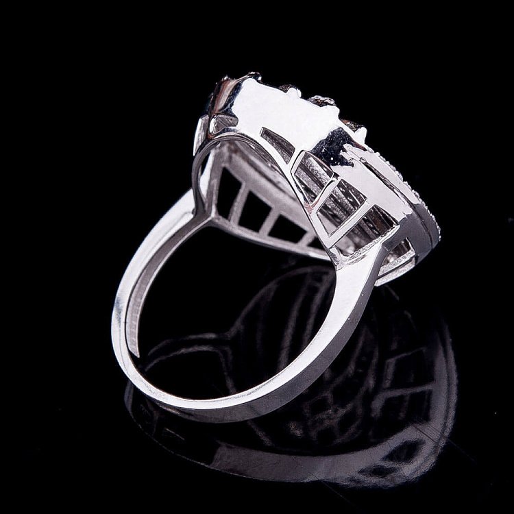 Золотое кольцо с фианитами к02773 - 1 Золотое кольцо с фианитами к02773 от ювелирного магазина Оникс - 1