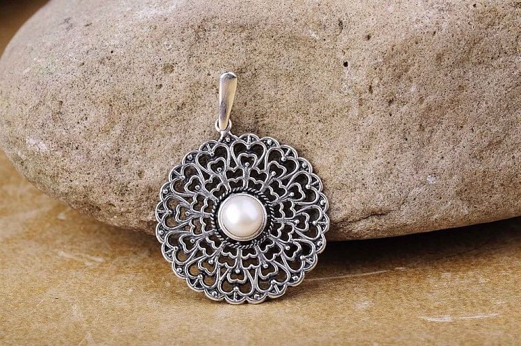 Мереживна підвіска (культ. прісн. перли) 13305 від ювелірного магазину Онікс - 2